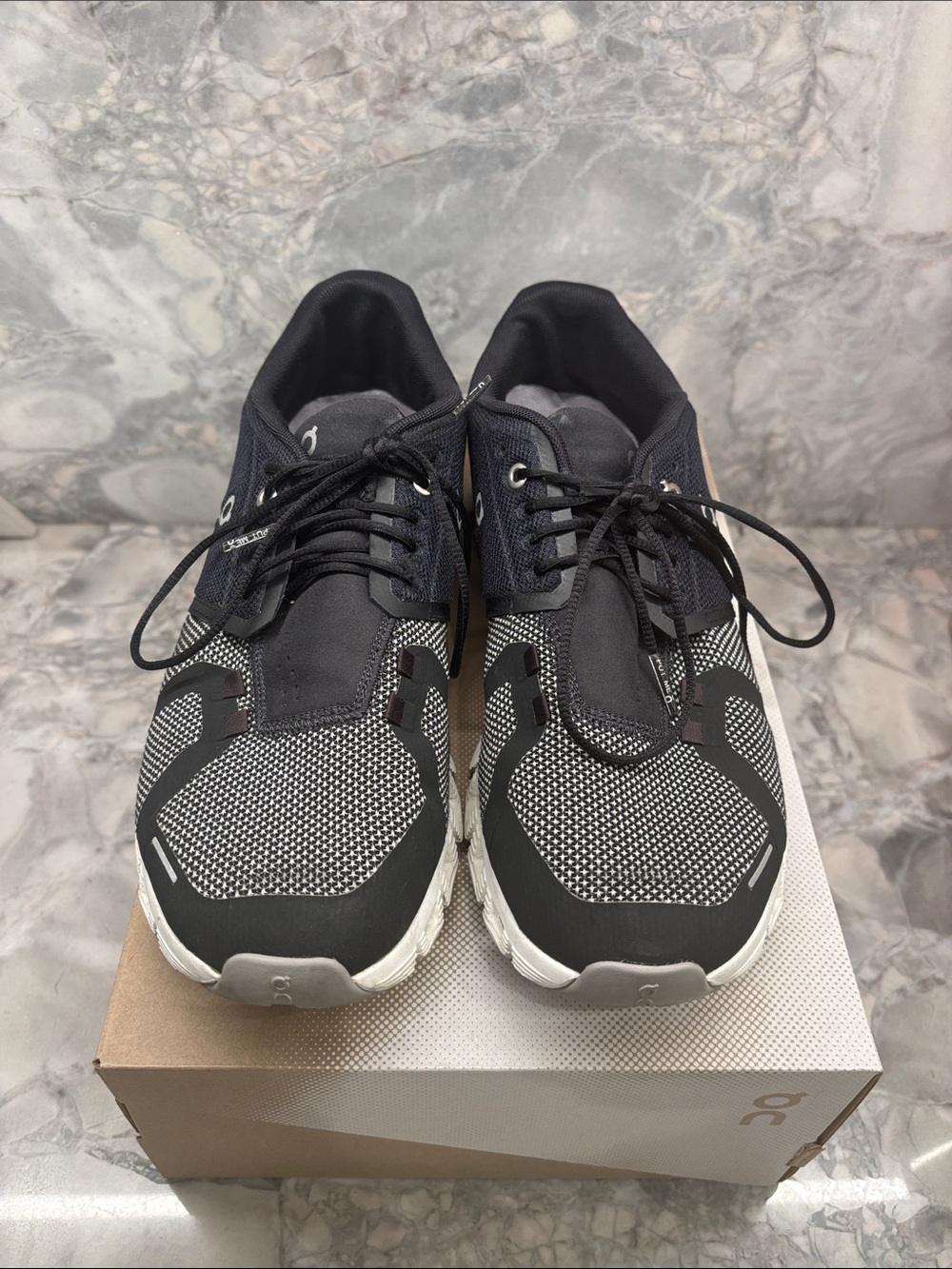 On Women’s Sneakers size 10